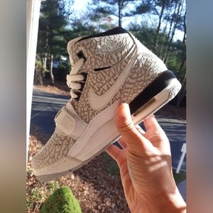 Jordan legacy 312 flip (elephant print)